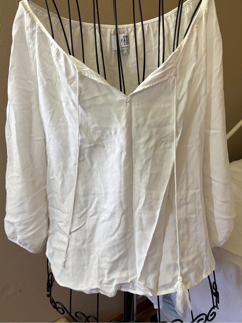 Coastal grandma lightweight dainty blouse white with v-neck size Women’s M